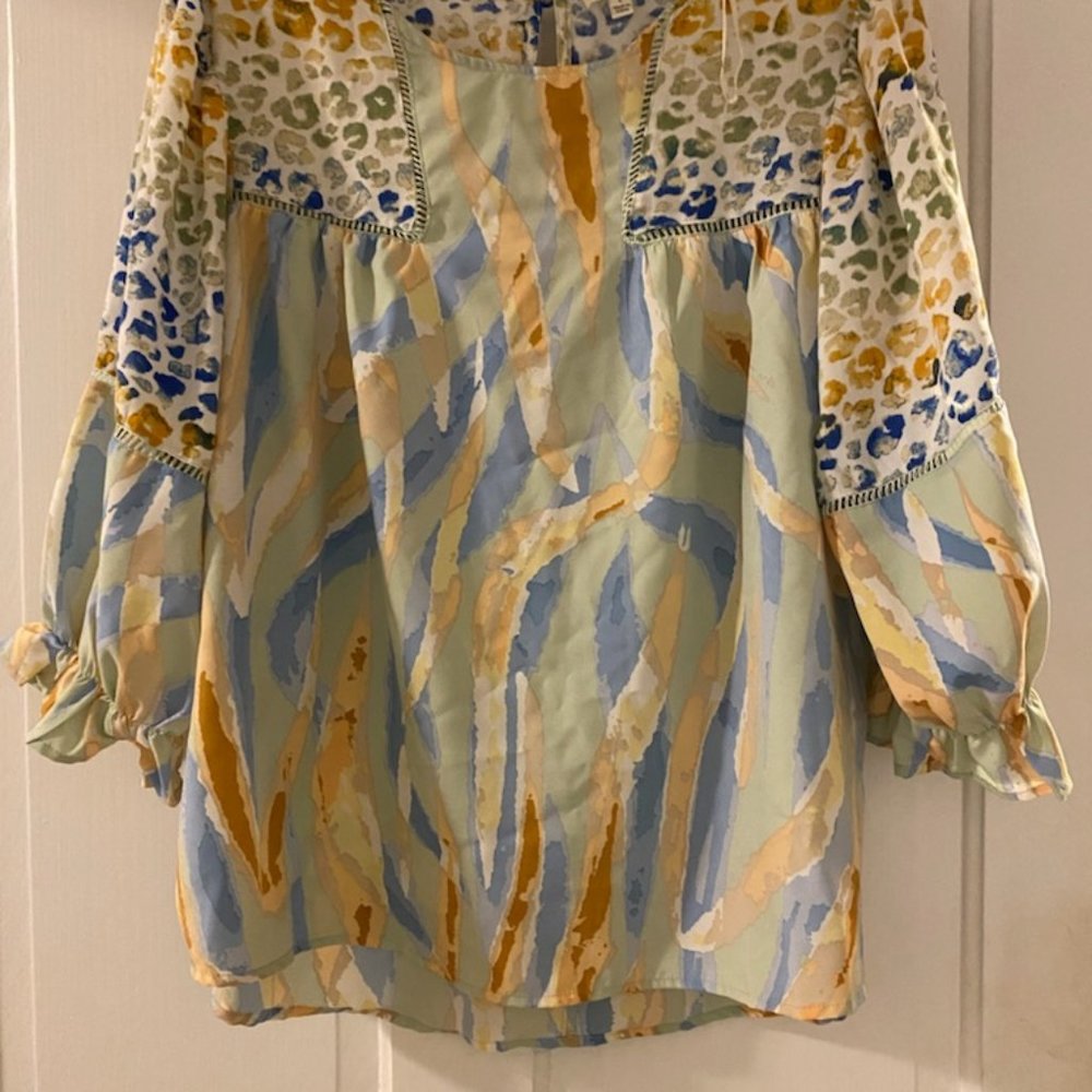 Umgee adorable top, size large - Picture 1 of 6
